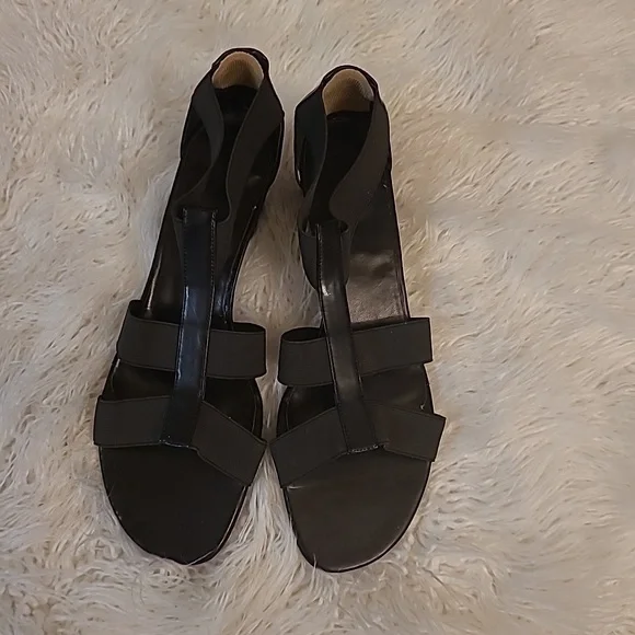 Black summer sandals. - Picture 3 of 8